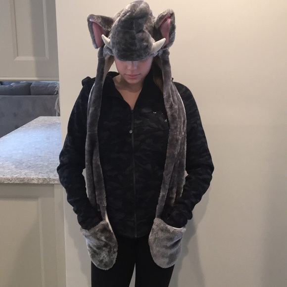 Elephant Hat with Glove ears! - Picture 2 of 3